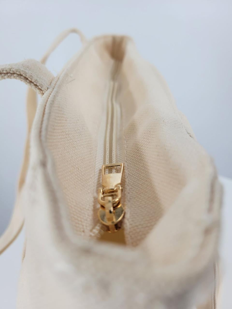 Tote bag zipper
