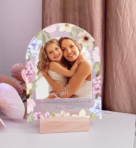 Oval frame